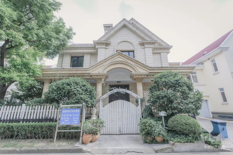 虹桥路动物园,独栋别墅,生活氛围浓厚靠地铁,目前处于