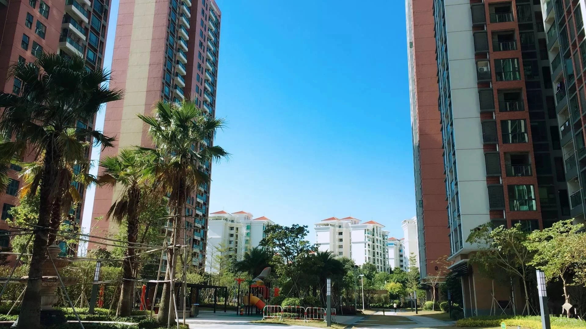 御湖半山