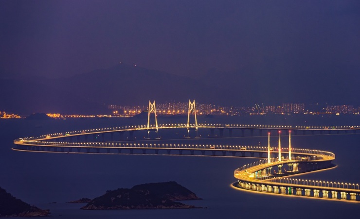港珠澳大桥夜景 图源:视觉中国