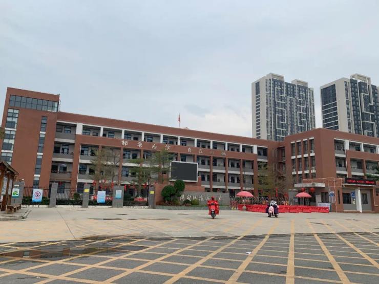 此外,片区内已有滨城小学和滨城中学等.