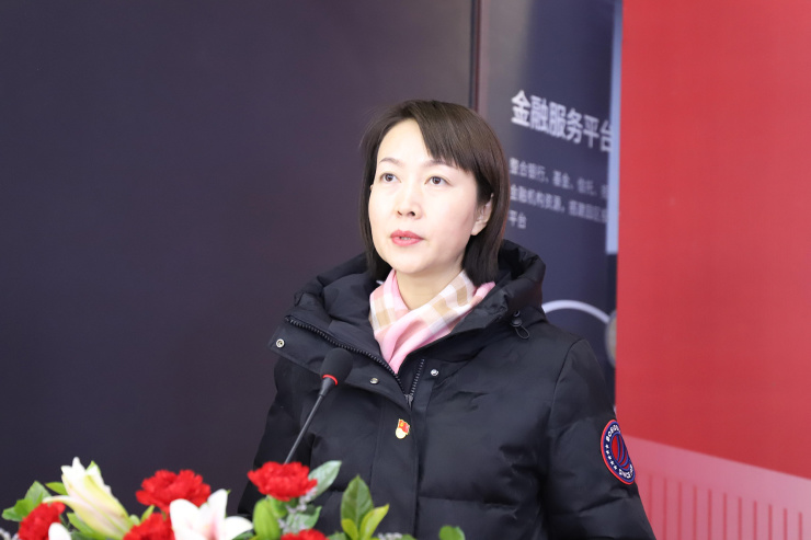 活动由河东区区委副书记,代区长田婷婷同志致词开场.