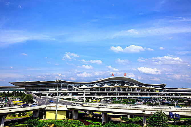 长沙磁浮快线将长沙火车南站,长沙黄花国际机场两大枢纽串联起来,长沙