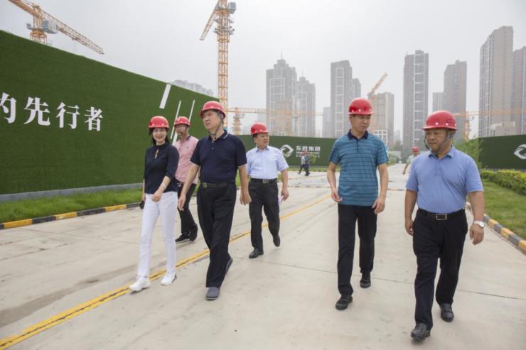 石家庄市住建局局长赵建林参观调研东胜·时间山项目