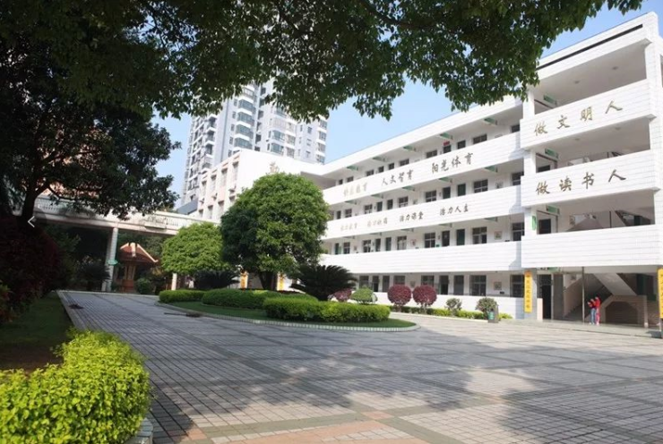 天元区白鹤小学