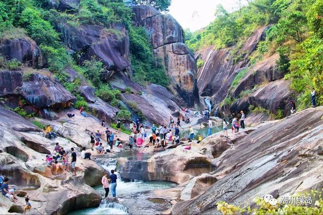 潮州绿岛·青岚怪臼谷景区位于饶平绿岛山庄后侧,由潮州绿岛旅游度假