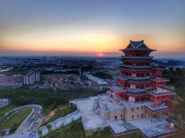 展旗楼顺利完工.