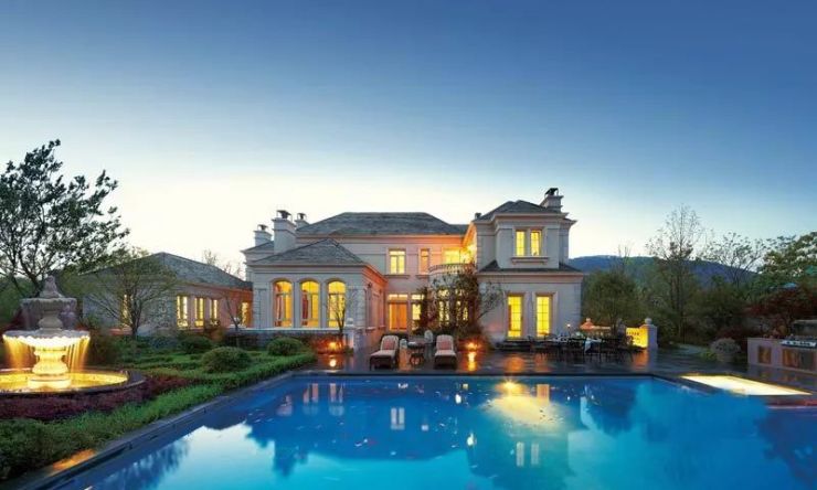 绿城·上海玫瑰园 法式别墅可以说是建筑中豪华,高贵,典雅的代表