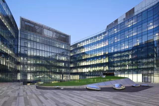 【建筑欣赏】谷歌10亿造楼,看巨头公司们的总部大楼设计!