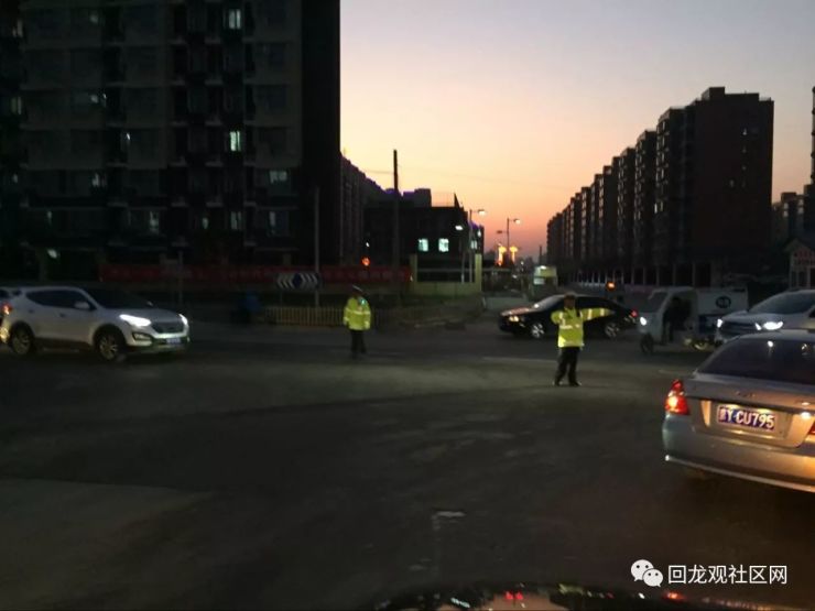 这条路是规划中的建材城东侧路(西小口路~定泗路)道路工程,道路横穿