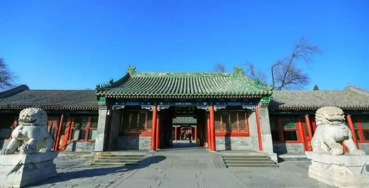 样子的有7座, 即克勤郡王府,宁郡王府,惠亲王府, 郑亲王府,和亲王府