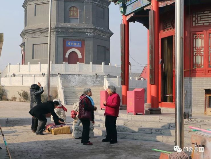 除了当阳宝塔供奉"无生老母"外,观音禅寺西小院还有老母奶奶庙三间,内