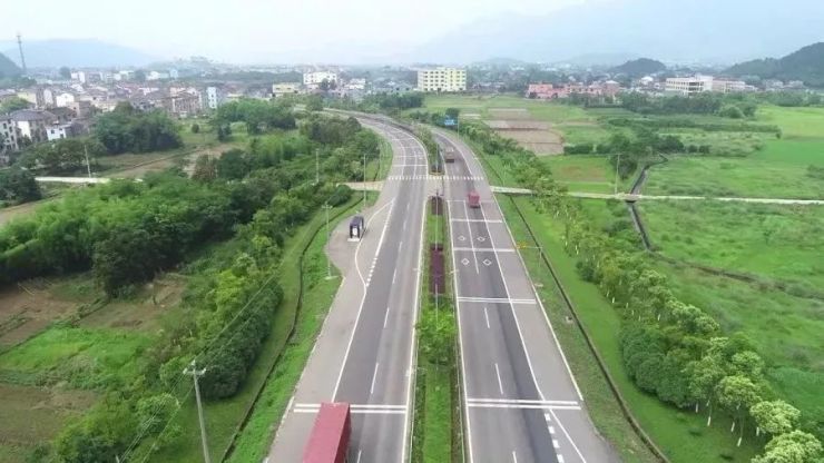 甬临复线绿化高速互通宁海出口处外环东路桃源北路兴海路乡村造绿富民