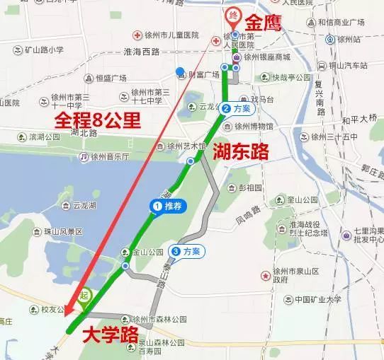 大学路的交通直来直往,道路宽敞,距离徐州市中心差不多有8公里路,但胜
