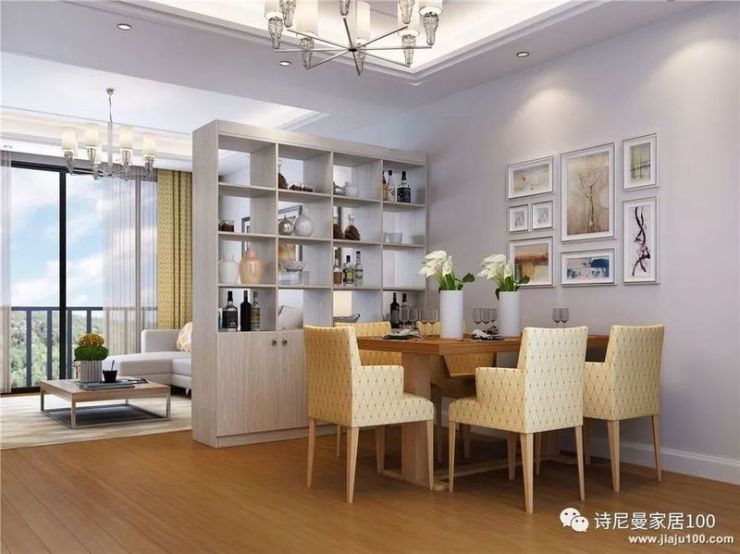 客餐厅有31平米,呈开放式,定制的家具包括:餐柜组合(隔断柜),电视柜