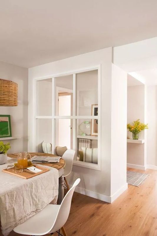 木质窗框搭配各种玻璃 营造休闲氛围 安装厨房室内窗时需注意 窗口不