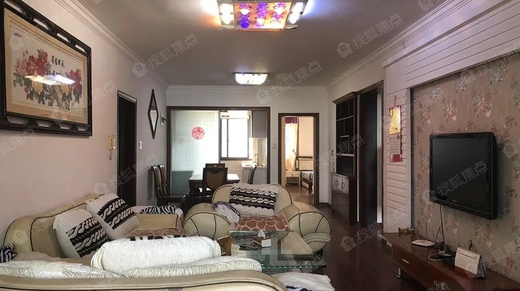 世纪绅宝桐庐市心精装三房东边套城南电梯房满两年北汽花城x25显示屏开关图片