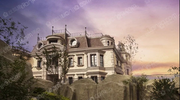 远洋丽兹堡,美兰湖边独栋别墅,欧式建筑,6个车位