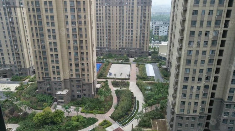 启福尚都公务员c区 180平四室带车位 有钥匙 欢迎看房