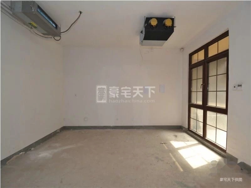 花墅新风满两年,临电梯,2户型中户车位地下室,水系棒爱舍墙纸哈尔滨经销处图片