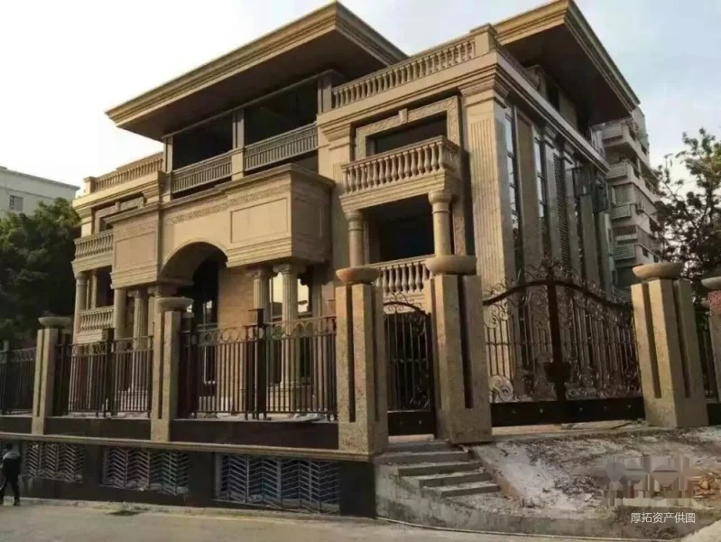 厦门市湖里中心独栋别墅带2000平方大花园出售