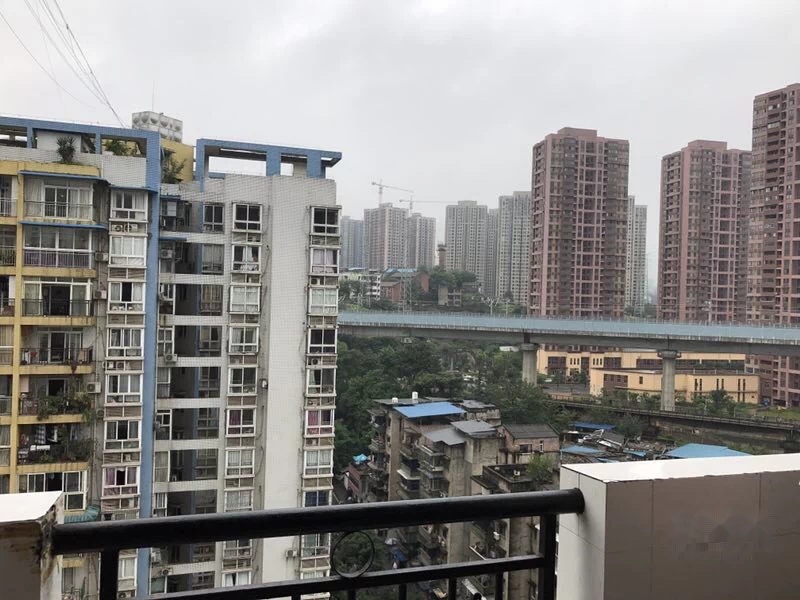 沙坪坝梨树湾卫星半岛花园,业主诚心出售,近三峡广场紧邻温泉城
