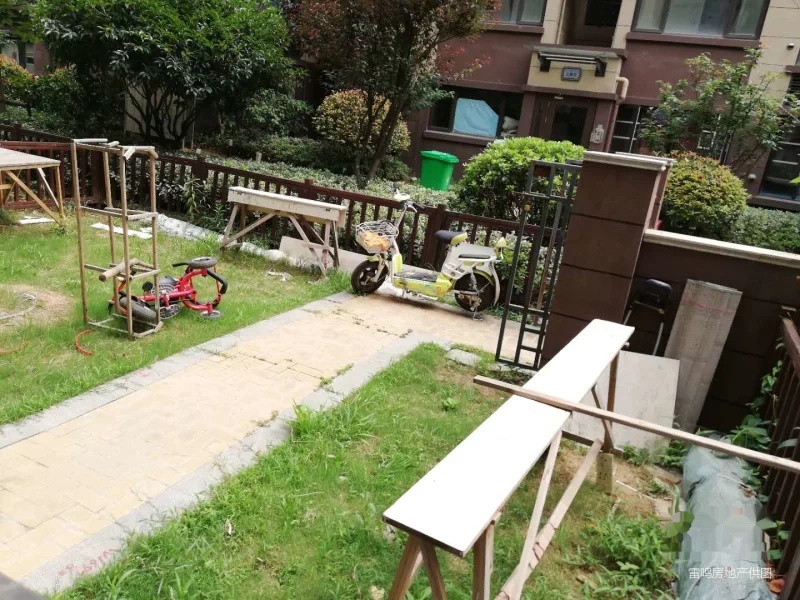 百分 百保真 房子带60平米院子 可自行改造