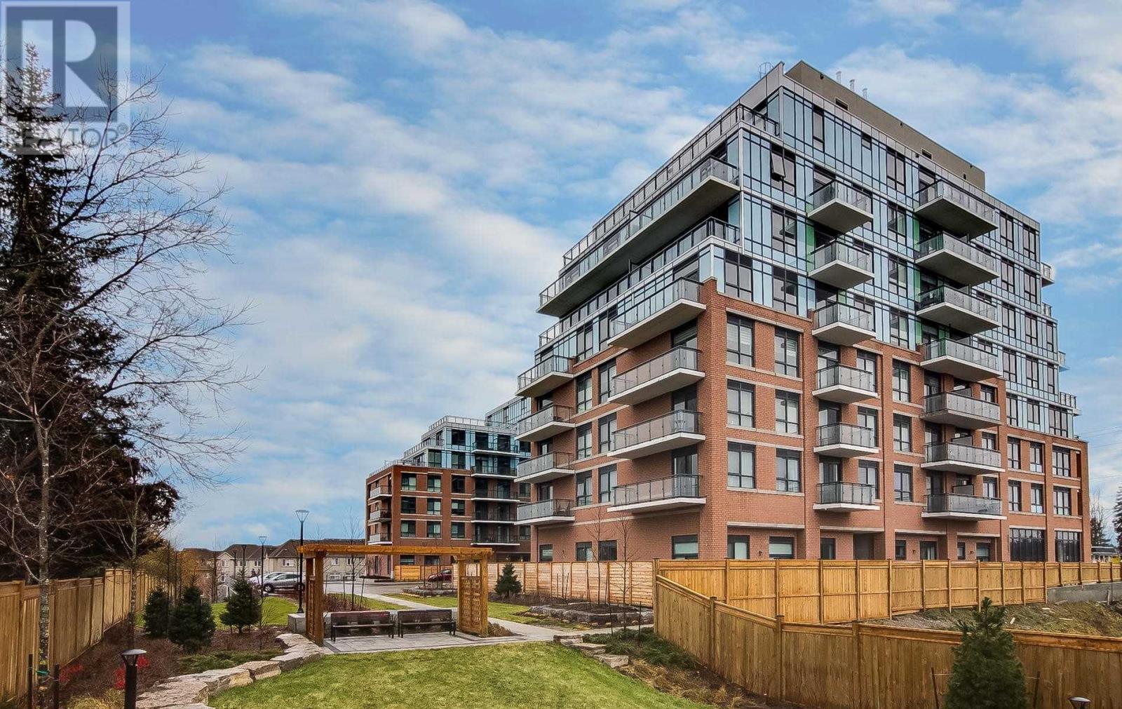 加拿大richmond hill公寓 3卧2卫