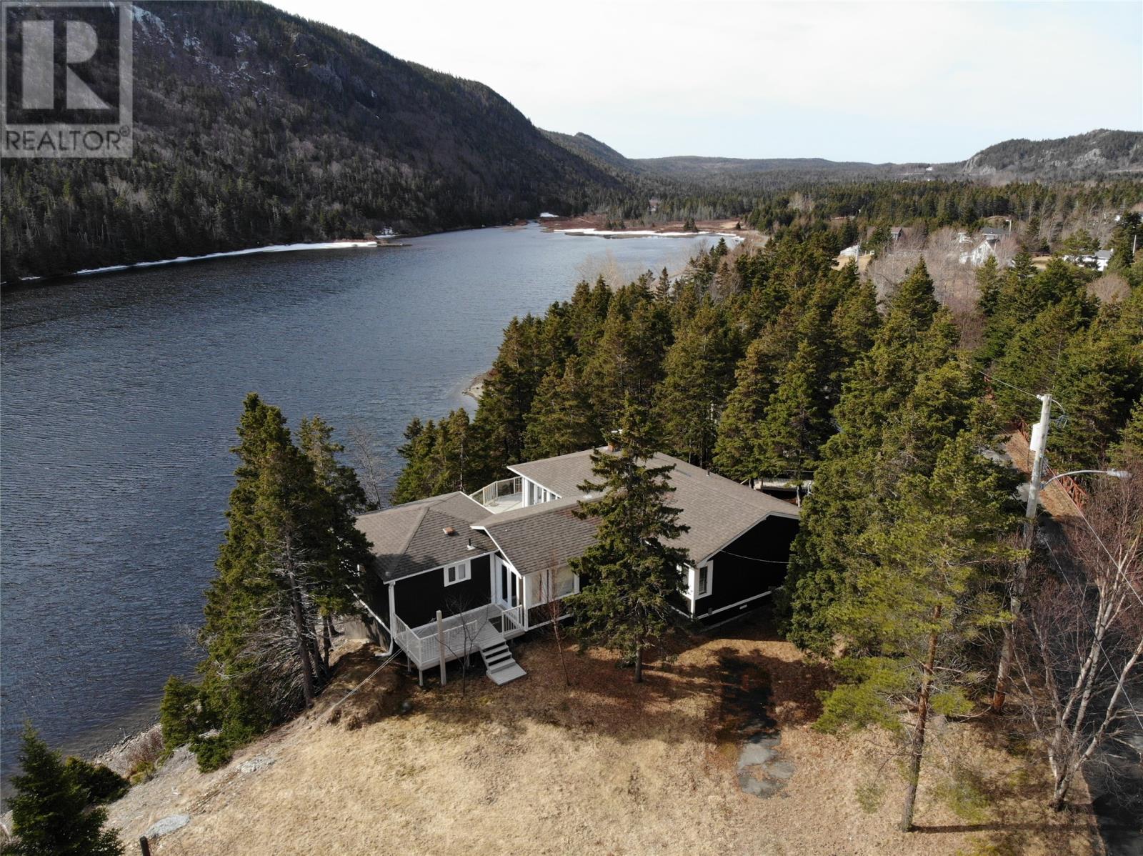 加拿大red deer公寓 1卧2卫