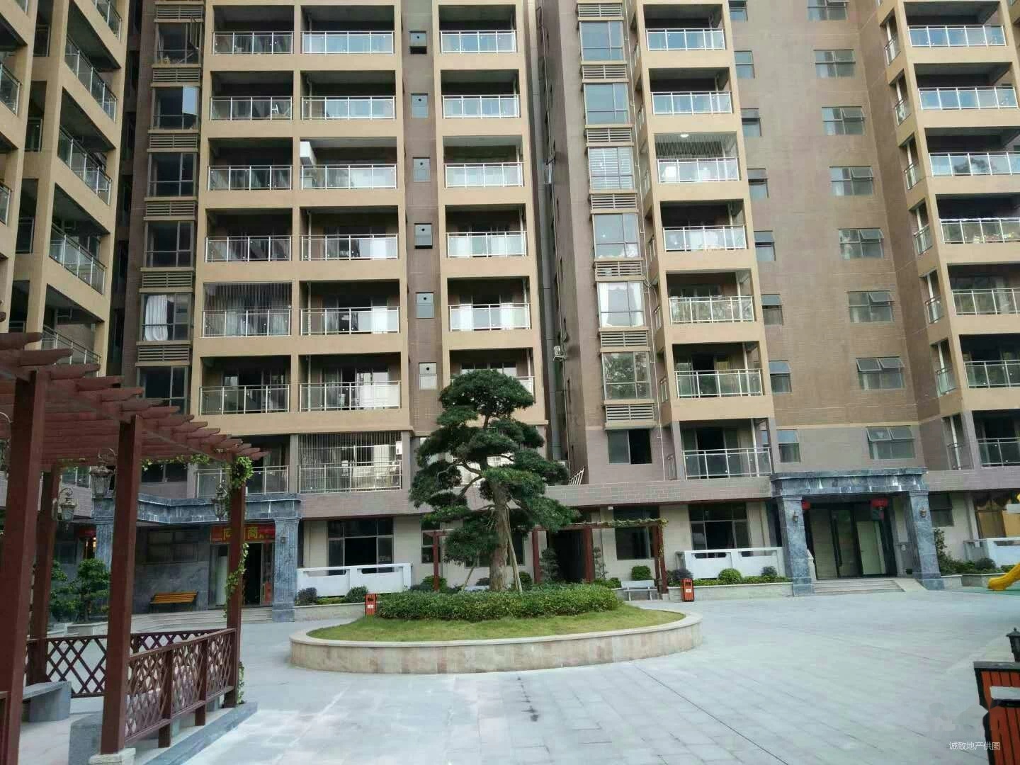 长安中心《畔山花园》近深圳花园停车库小区大型楼盘