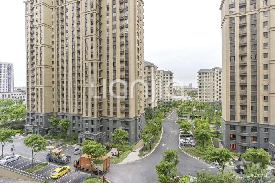 汤臣臻园,119平精装,只要450万,单价3万7,快来抢