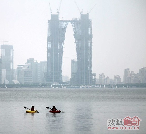 图:杭州比基尼大楼力压苏州秋裤楼 中国建筑三