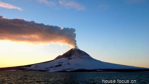 火山爆发图可下载 f41a62a33a10cedd623548e07f8ec90b.jpg