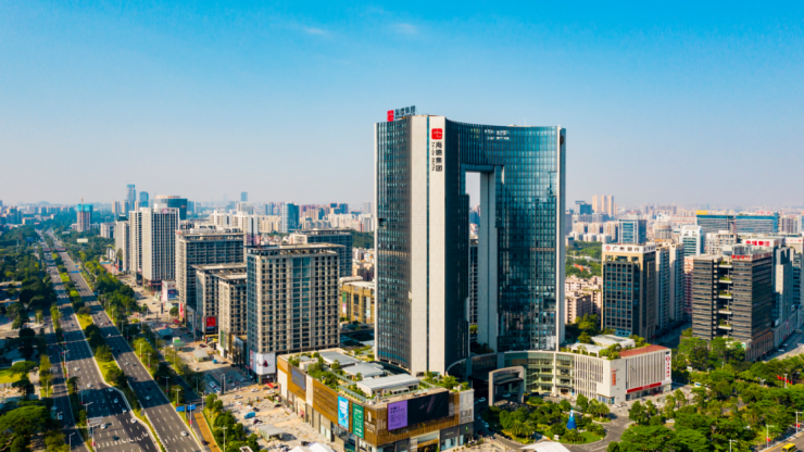 第一国际,国贸城等东莞市中心最大型的购物中心,另外还有东泰嘉荣