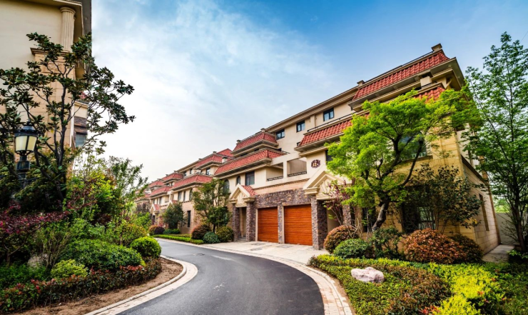 随着兴龙湾别墅千万级样板间的面世,在濮阳,更是让大家对理想生活有