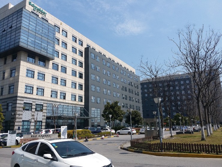 上海张江高科技园区写字楼 弘源科创中心大厦