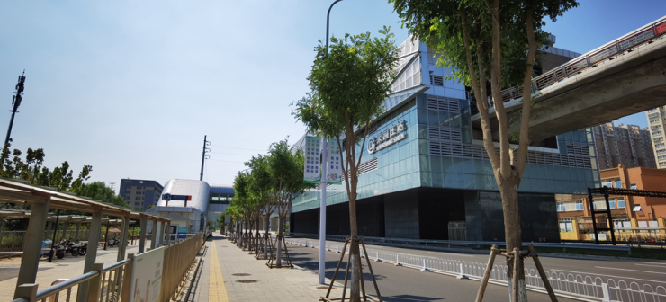 图5 地铁s1线栗园庄站(原生猪爸爸摄于2020年8月28日)