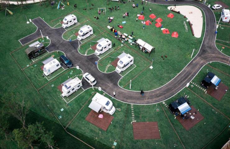 近距离拥抱春天,抚仙湖·星空小镇露营去!