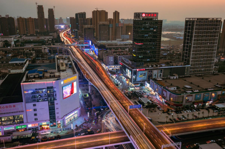 项目周边学校有西大街小学国博校区,玫瑰园小学,钟家村小学,武汉三中