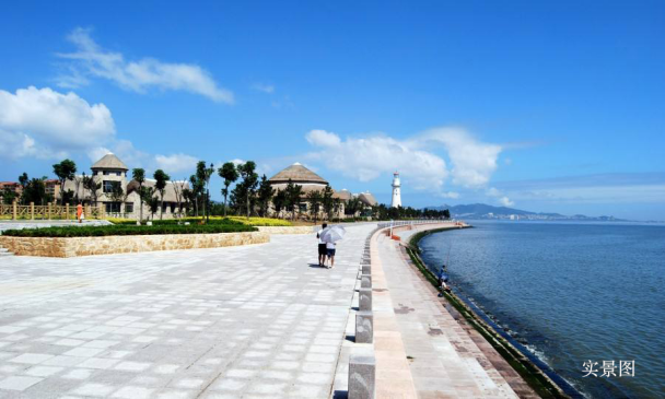 雄踞環翠軸心,海濱路,青島路在側,盡享城市繁華;外擁威海公園,悅海