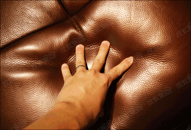 真皮触感与舒适坐感左右情景沙发2190评测