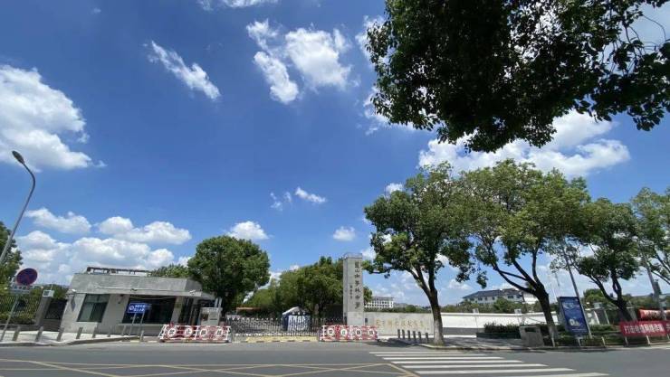 昆山亭林中学(目前只有初中部)