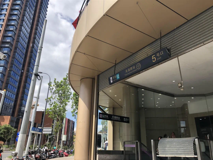 (10/12号线天潼路站)