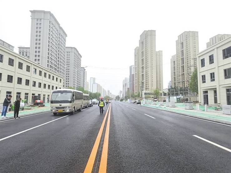 隆昌路已实现开放交通 道路环境更畅达市民出行更&ldquo;丝滑&rdquo;