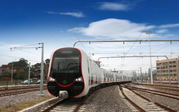 锦颐公馆门口即五一路城市主轴,约900米直达地铁1号线茶亭站,与南门兜