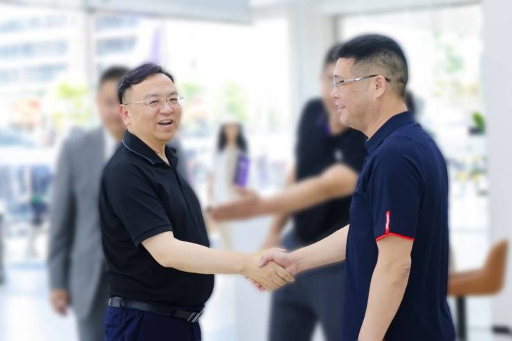 比亚迪王传福对话九牧林孝发,联合交付仰望U8!