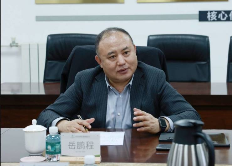 2025年大学新生捐扶助学仪式举行_
