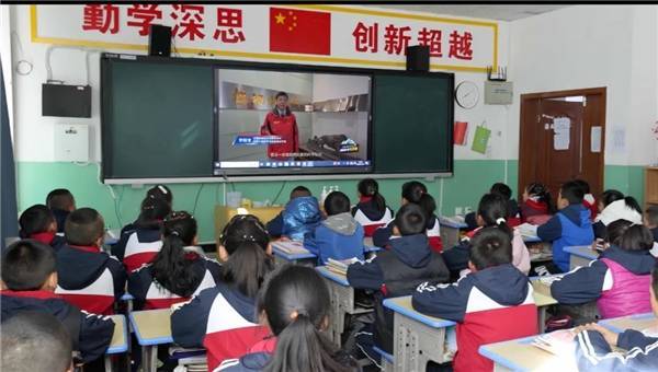 “年迈”，“女性”双破记实——“迷信探究奖”宣告2025年获奖名单