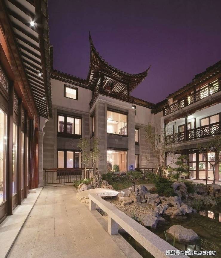 拙政别墅东,北围墙因临近白家巷与北园路,故高达6米,从而最大限度的