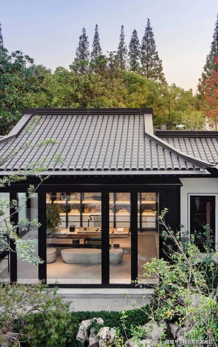 苏州拙政园·鸟瞰图(左上角为苏州博物馆)始建于明正德年间的拙政霸 