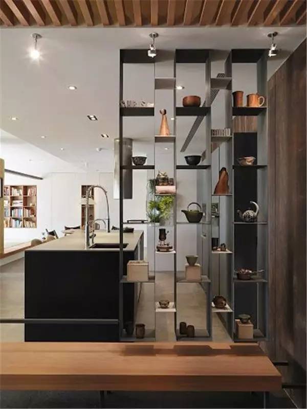 分享|家里有这样的隔断,收纳架都省了